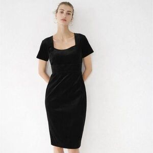 J.Crew Black Velvet Short Sleeve Dress Size 8 - Little Black Dress NWT. LBD